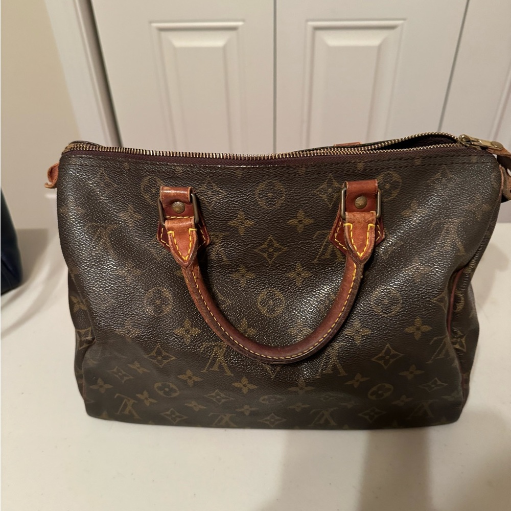 Louis Vuitton Speedy 30